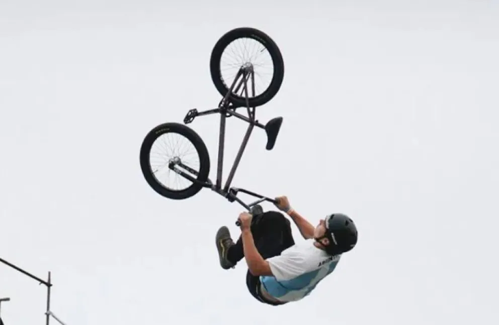 En suelo rosarino, Manuel Turone estará en BMX Freestyle. Foto: gentileza.