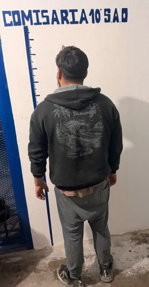 El sujeto fue arrestado en la esquina de Antártida Argentina y Pablo Torello.