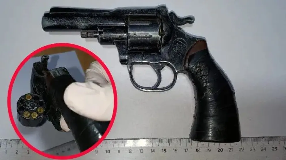 El arma de fuego fue encontrada en la zona del basural.