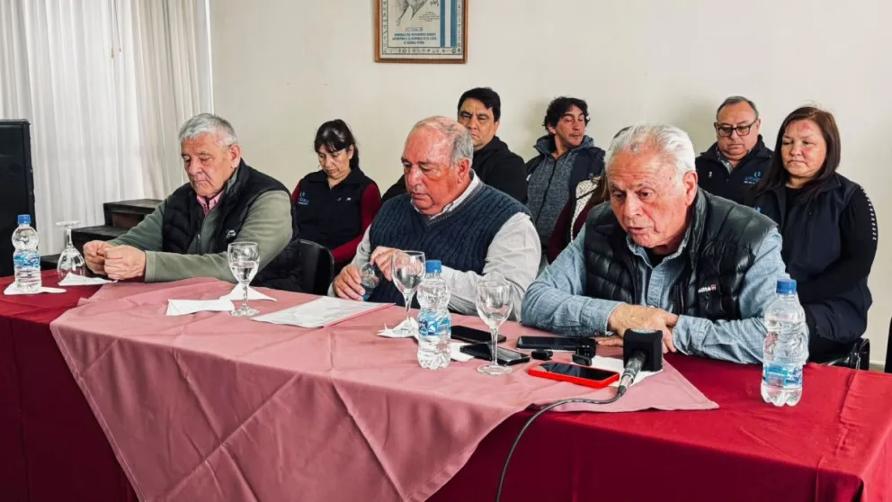 La iniciativa busca fijar pautas normativas de rango municipal que protejan el trabajo en sectores clave como la gastronomía y  hotelería. Foto: Prensa UTHGRA.