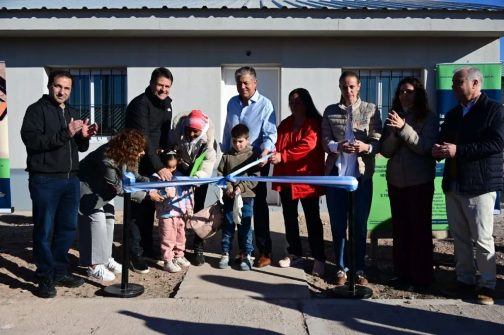 “Es la única provincia del país donde se están entregando viviendas, y lo hacemos también en la ciudad de Neuquén”, destacó Gaido. 