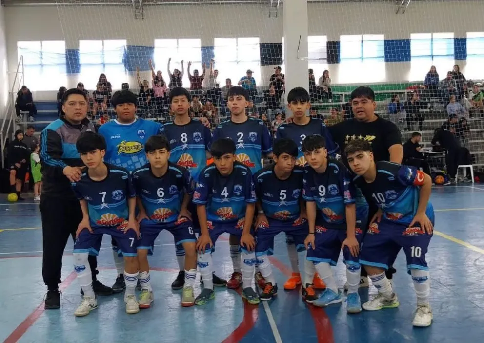 La selección masculina logró el título tras golear al local. Foto gentileza. 
