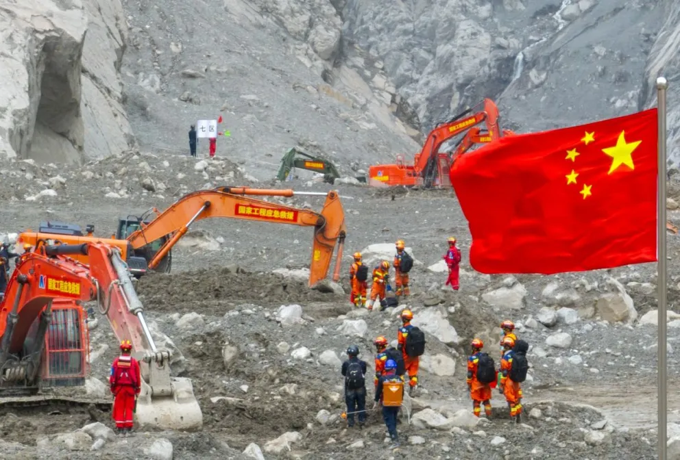La tecnología China puesta al servicio en los rescates tras la tragedia natural ocurrida en Nepal. Foto gentileza