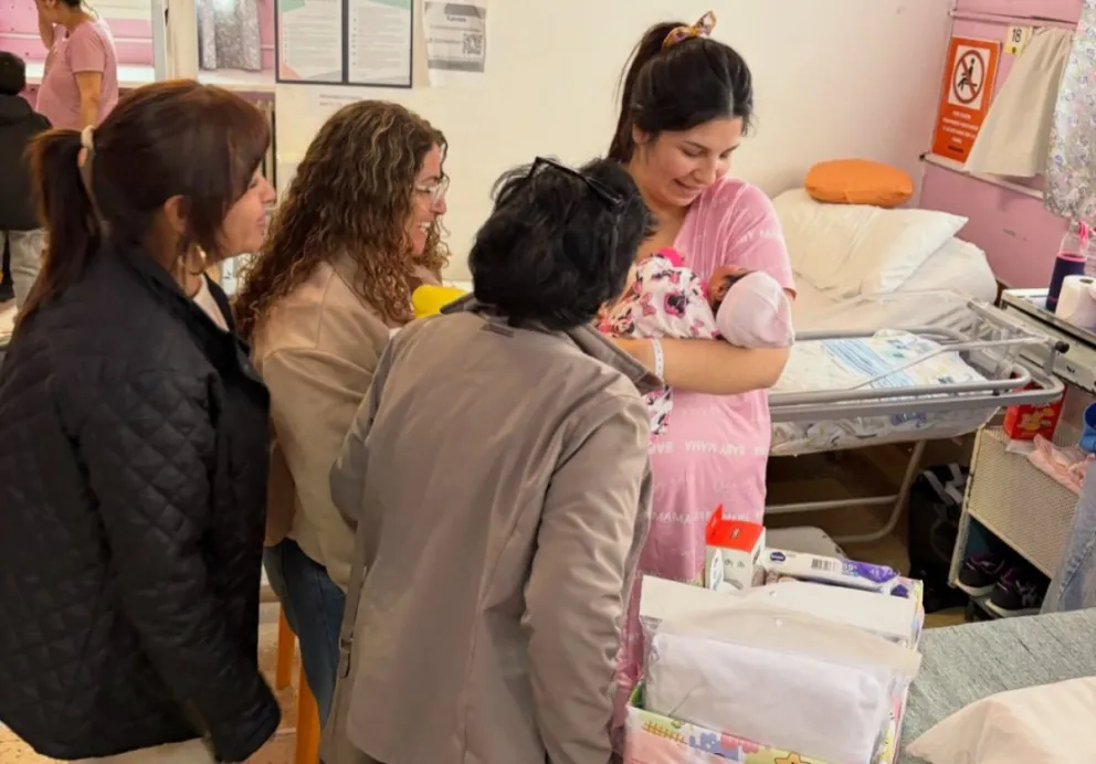 Muchos mimos y regalitos para Milena. Foto gentileza