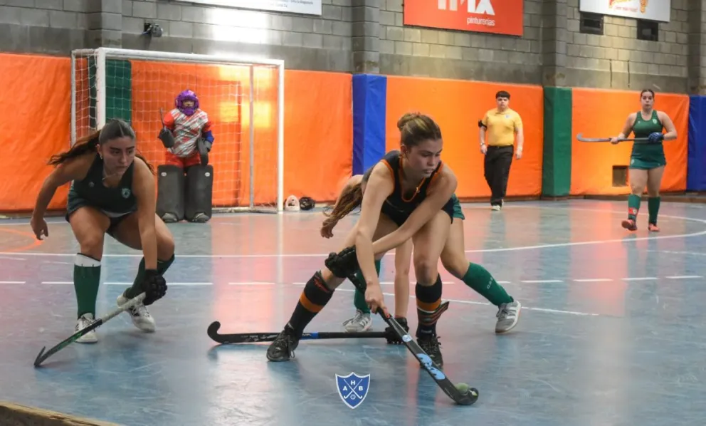 El hockey regional continúa con la competencia en la previa del Nacional. Fotos gentileza: José Luis Reybaud. 