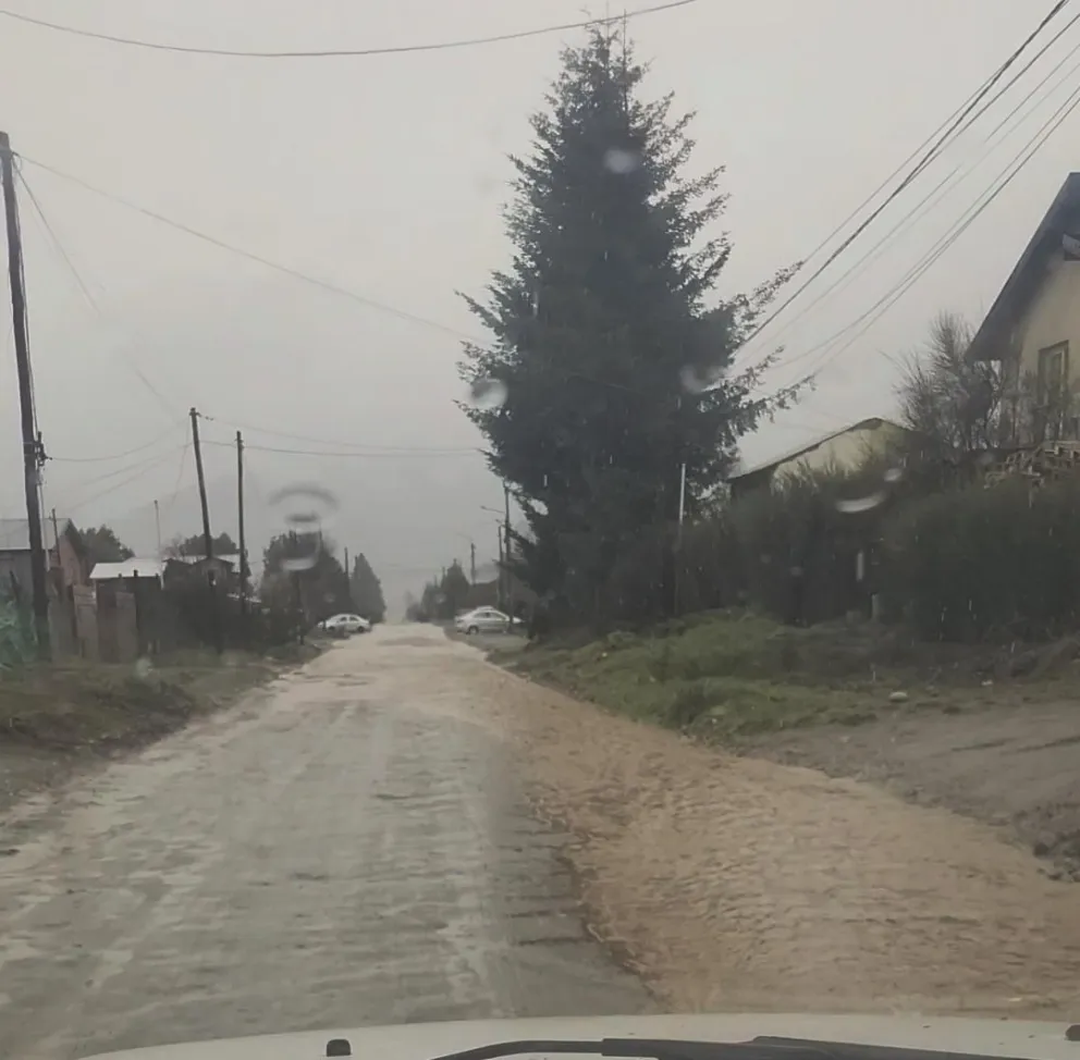 El Frutillar, Malvinas, Nahuel Hue, El Mallín, calle Rivadavia y Barrio Vivero fueron los barrios más afectados por el temporal.
