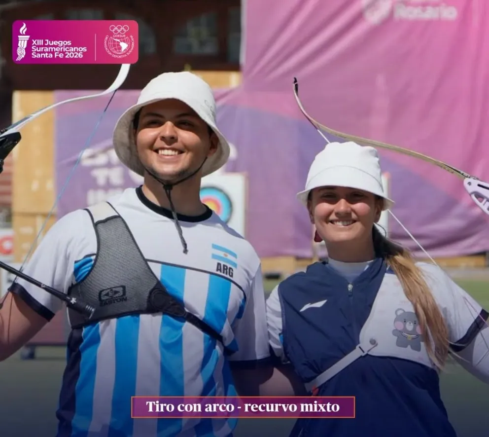 Esteban Silva, de Plottier, y toda su alegría tras ganar la plata en Tiro con Arco. Foto: gentileza.