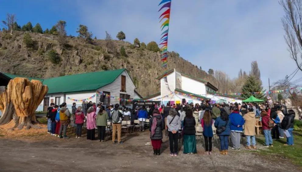 Es la segunda escuela más antigua de San Martín de los Andes y actualmente cuenta con 98 estudiantes. Foto: Municipalidad de SMA. 