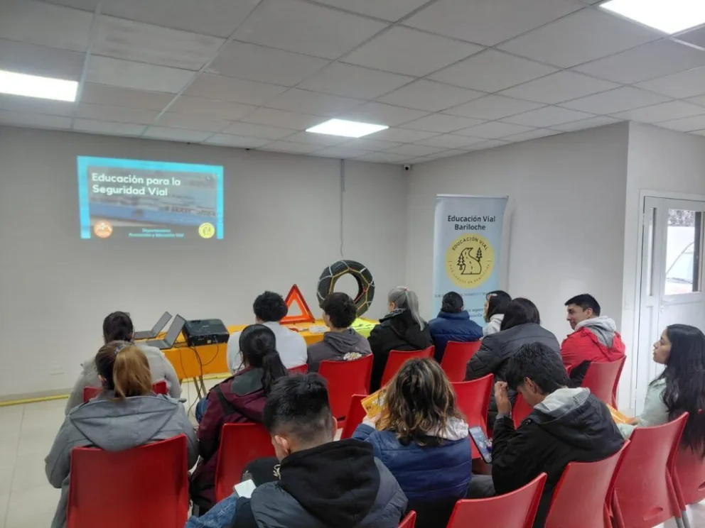 Educación Vial se acerca a las juntas vecinales para que puedan participar fuera de los días habituales de cursada. Foto gentileza
