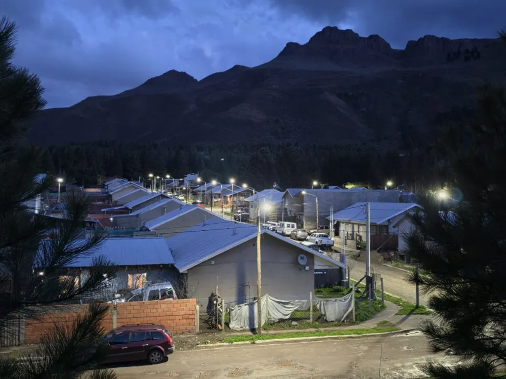 El recambio de luminarias ya alcanza cerca del 70% de cumplimiento. Foto: gentileza.