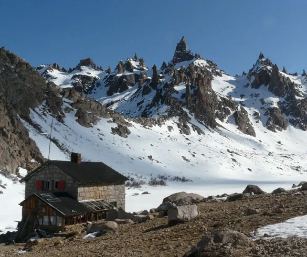 Las mujeres emprendieron la caminata el sábado en dirección al Refugio Frey. Foto: ilustrativa. 