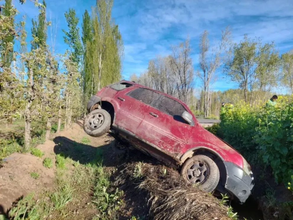 La camioneta deberá ser extraída con un operatvo especial. (Foto: gentileza)