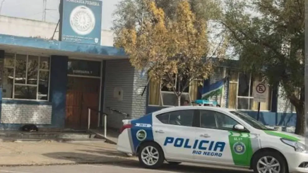 Los efectivos reconocieron al sujeto mientras realizaban una recorrida preventiva en la zona de calle 2 y 31. 