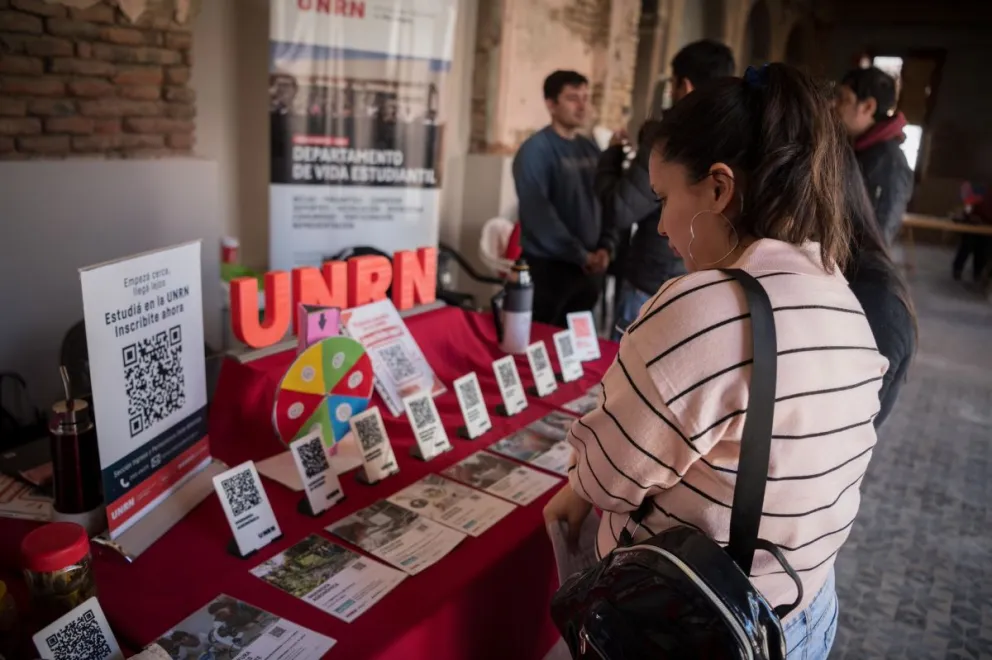 Cientos de estudiantes pudieron acceder a diferentes herramientas para comenzar a proyectar su futuro. Fotos: Gobierno de Río Negro.
