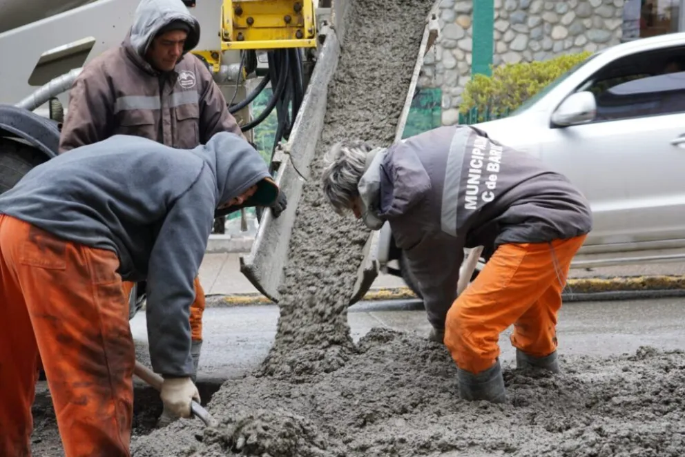 La cuadrilla municipal continuará avanzando hacia el oeste de calle Elflein. Foto gentileza 
