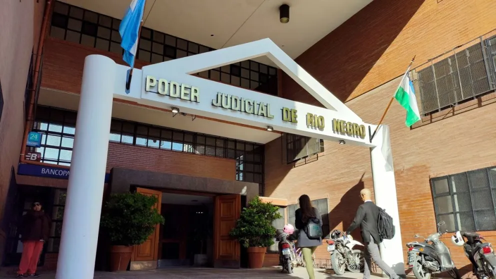 El modelo fija a que los niños mantengan su residencia de forma permanente en el inmueble familiar, evitando la necesidad de trasladarse de una casa a otra.