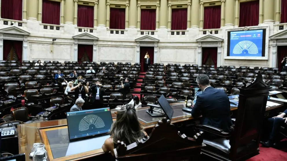 Solo 121 diputados de los 129 que se necesitaban para iniciar la sesión. Foto gentileza. 