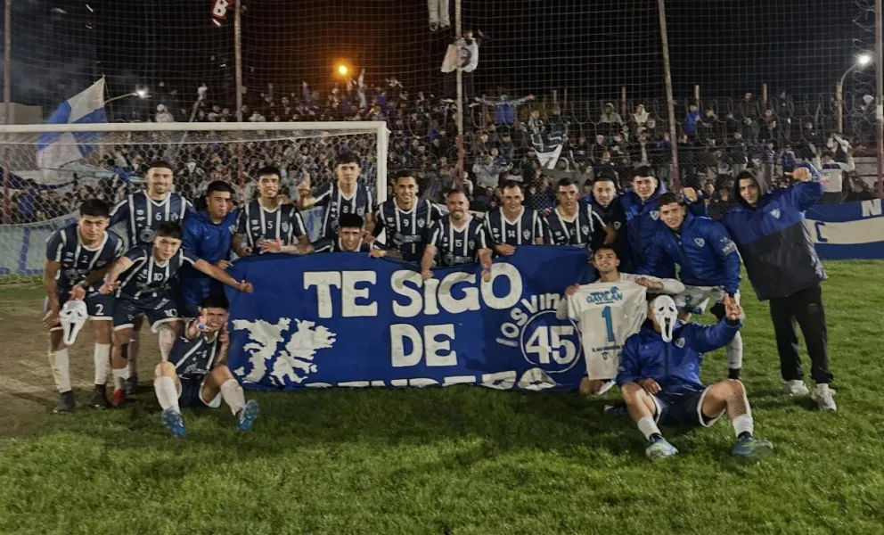 El festejo del "Albo" en la cancha de Círculo Italiano. Foto: gentileza.