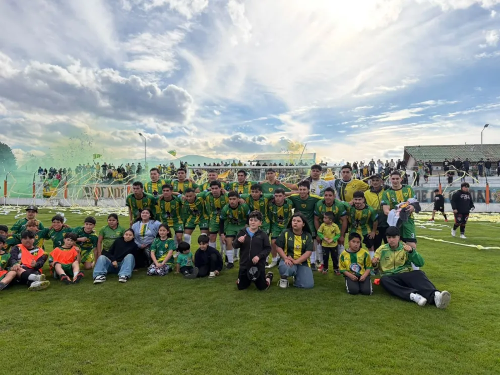 Arco Iris se quedó por primera vez con la Copa Bariloche. Foto: gentileza.