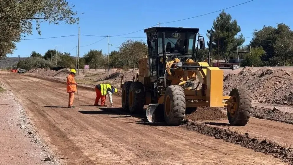 Los trabajos gestionados incluye la red de agua potable, el tendido eléctrico y el alumbrado público, intervenciones requeridas para posibilitar el desarrollo habitacional en dicho sector.
