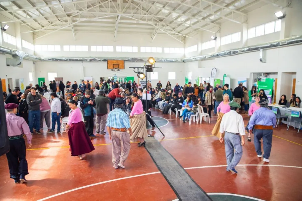 El programa Cerca continúa su exitoso recorrido por distintas localidades de Río Negro. Foto: Gobierno de Río Negro.
