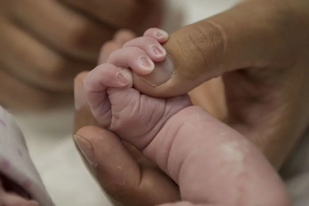 Las familias de los recién nacidos deben tramitar su primer Documento Nacional de Identidad (DNI Cero Año) a la mayor brevedad posible. Foto: ilustrativa.