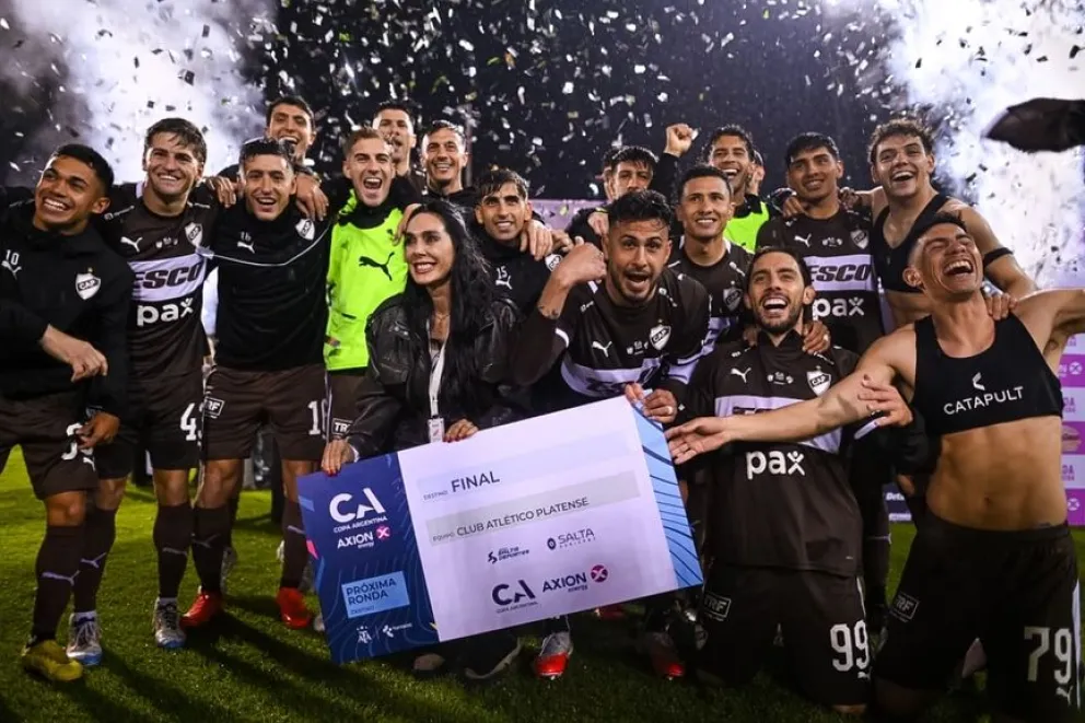 El festejo de Platense en Salta. Con protagonismo rionegrino, a la final de la Copa Argentina. Foto: web Copa Argentina.