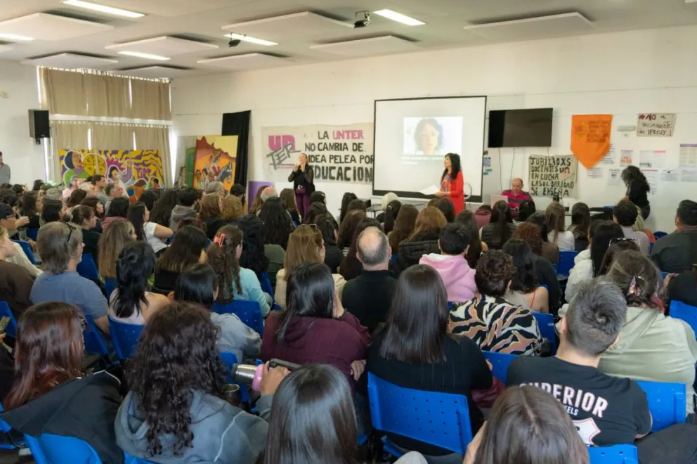 El evento reunió a candidatos y candidatas de 10 de las 13 fuerzas políticas que se presentan en los comicios del domingo1 de noviembre.