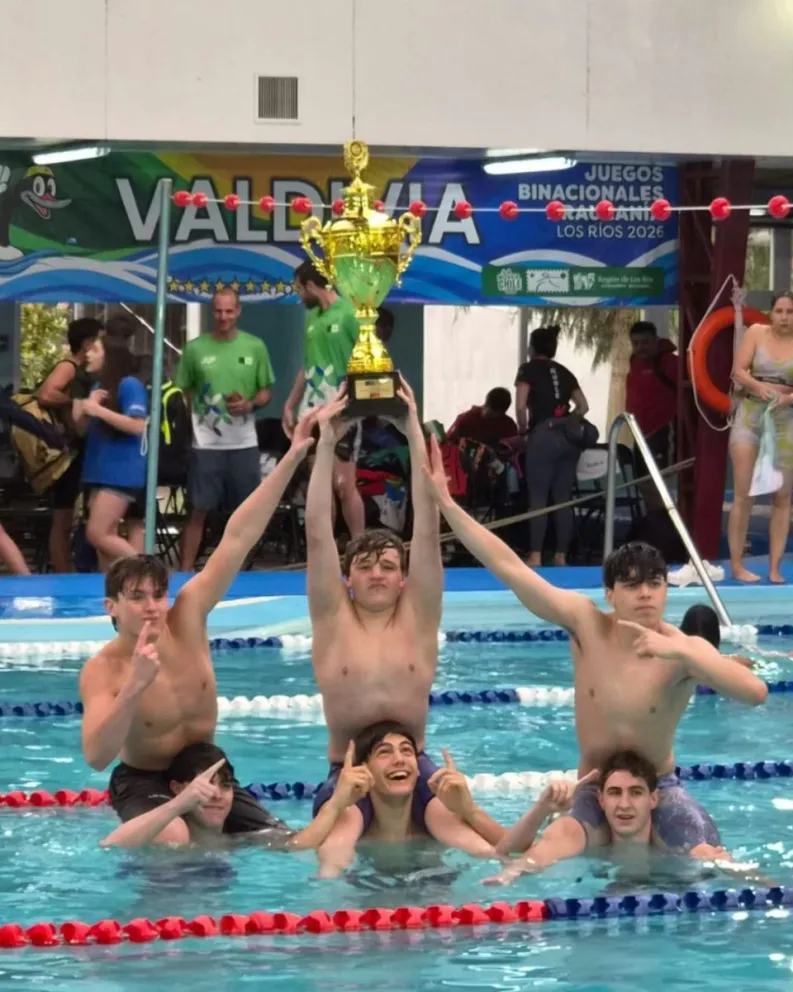 La natación masculina se quedó con un gran título. Fotos: gentileza.