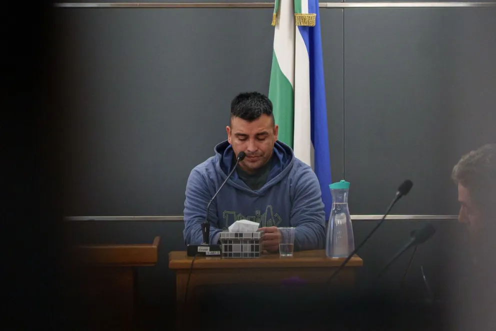 El hombre está imputado por el femicidio de quien fuera su pareja, Estefanía Cristina Civardi. Fotos: Marcelo Martínez.